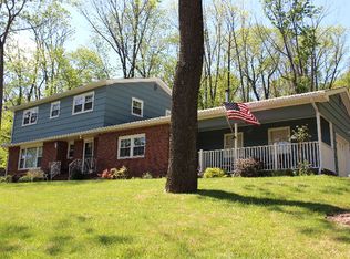 15 Forest Ln, Green Brook, NJ 08812