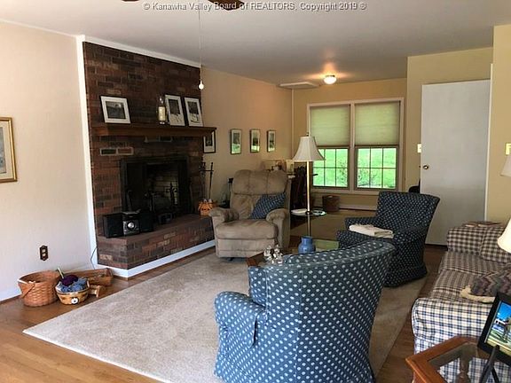4th image of 1241 S Park Dr