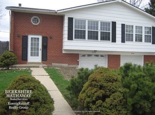 6748 Valley View Rd, Hanover Park, IL 60133