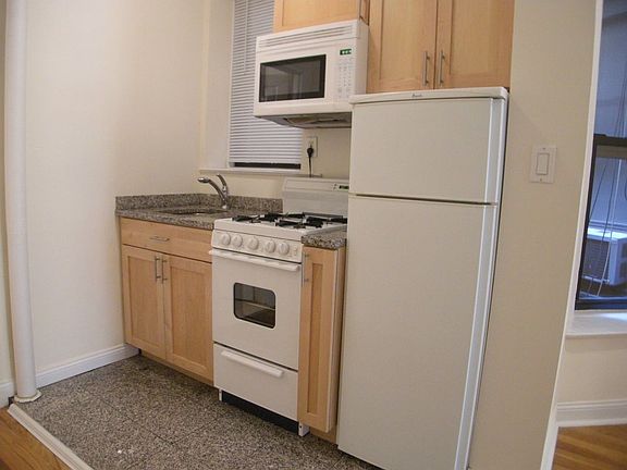 2nd image of 34 Morton St APT 1B