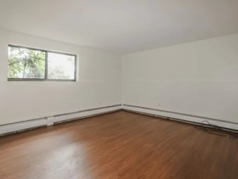 16 Tiffany Rd #4 — Photo 11