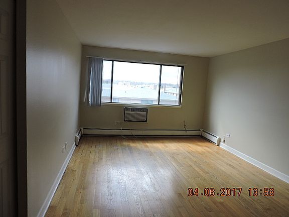 4th image of 5310 N Chester Ave APT 420