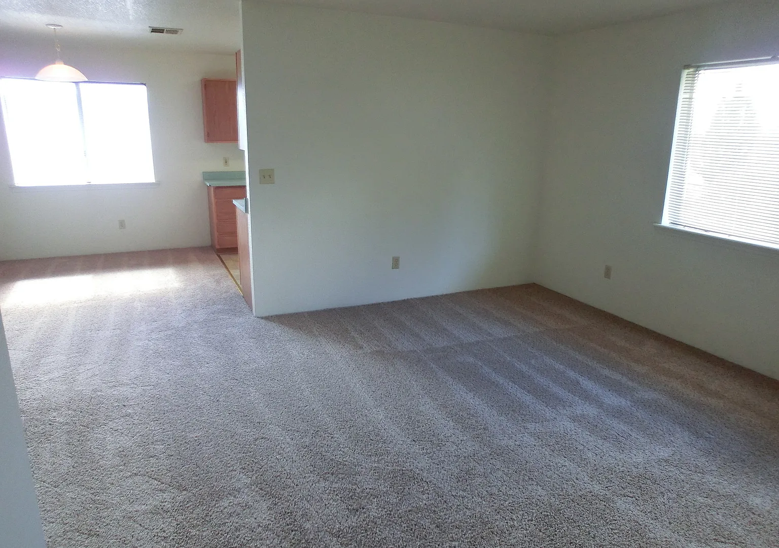 2 Bed 1 Bath Duplex — Photo 4