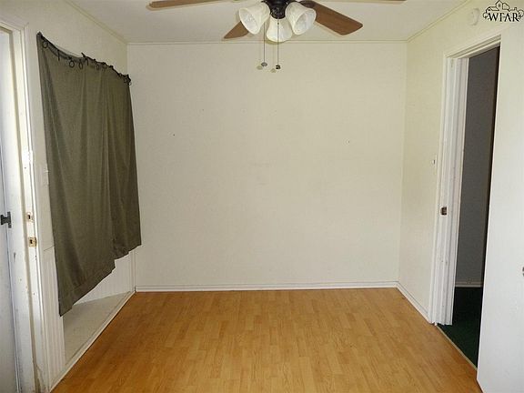 3rd image of 601 W Washington Ave