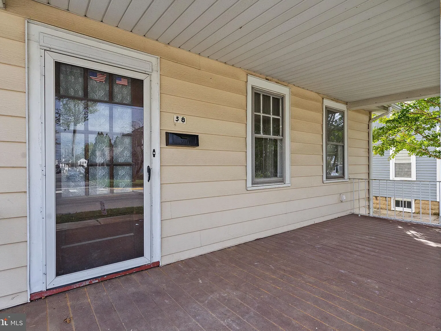 4 bed, 1.0 bath, 1352 sqft, $3,550 — Photo 4