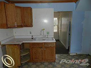4th image of 5735 Morley St