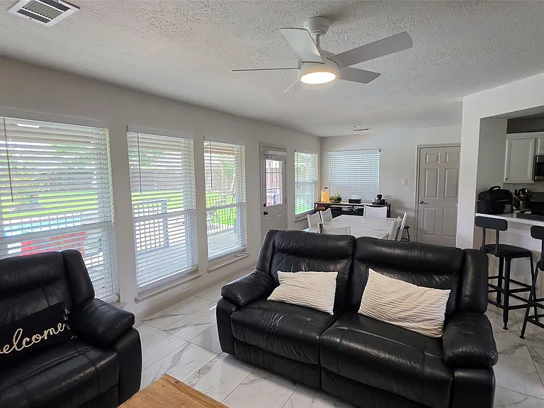 23510 Stratsborough Dr — Photo 3