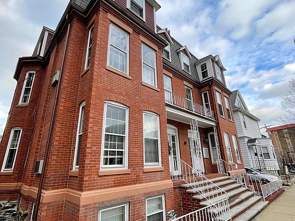 2nd image of 15 Highland Ave APT 2
