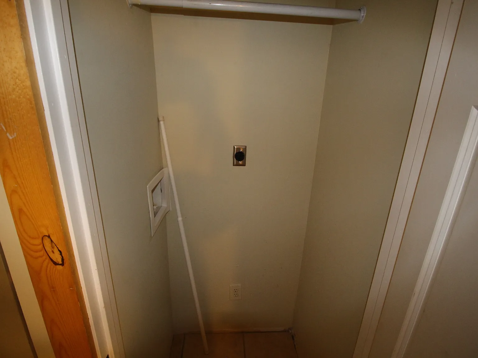 Studio, 1.0 bath, 550 sqft, $745 — Photo 2