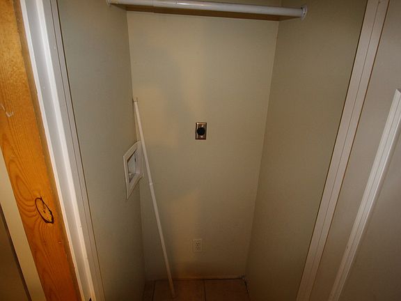 2nd image of 1001 S 1st St APT 2
