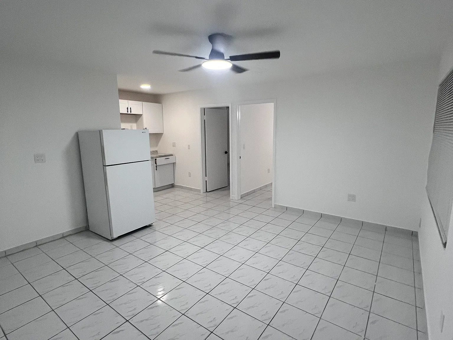 E 31st St, Hialeah — Photo 2