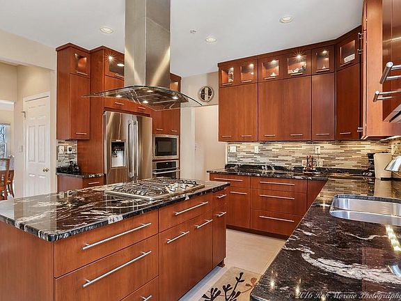 5th image of 75 Rosemont Dr