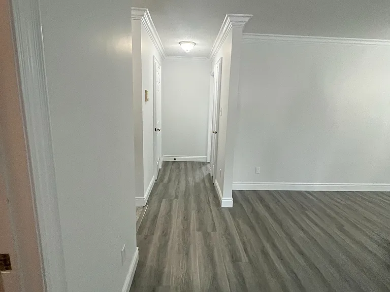 277 Adelaide Ave N #101 — Photo 9