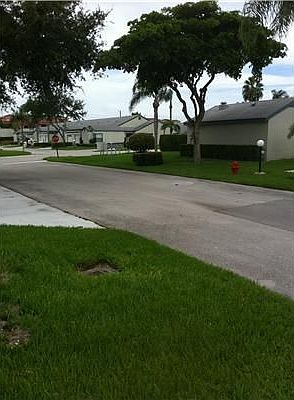 4th image of 4469 Corniche Cir APT 15