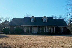 3rd image of 722 Becky Blvd