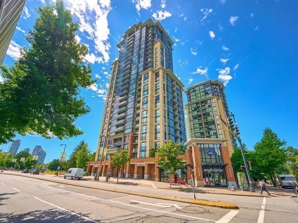 10777 University Dr #1907, Surrey, BC V3T 0E6