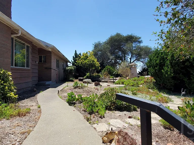 210 Pabst Ln — Photo 34