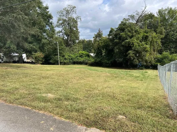 133 Simpson Ave, Woodruff, SC 29388