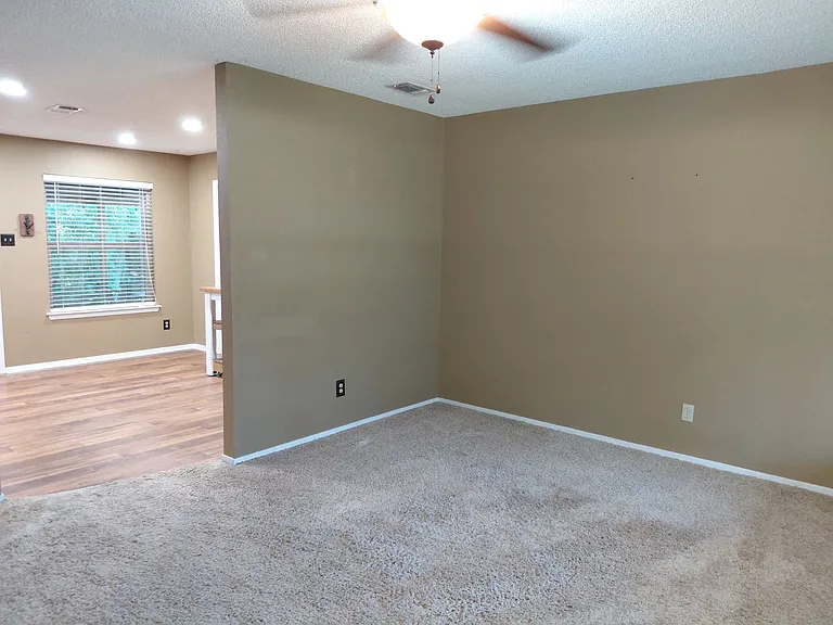 3725 Greenwood Rd — Photo 13
