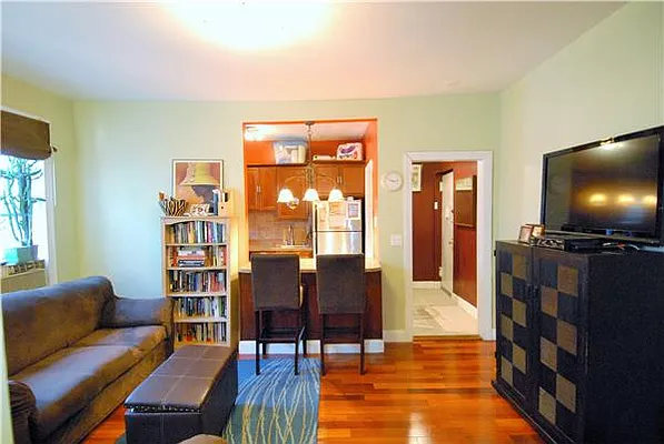 Sold by R New York | media 31