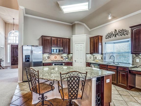 3rd image of 3405 Barberry Dr