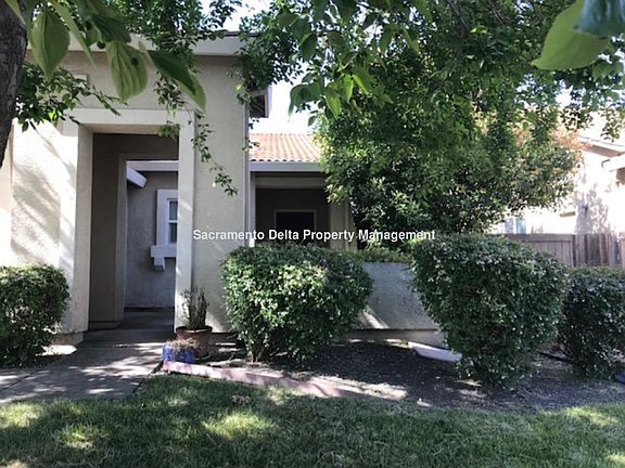 2nd image of 390 Rick Heinrich Cir