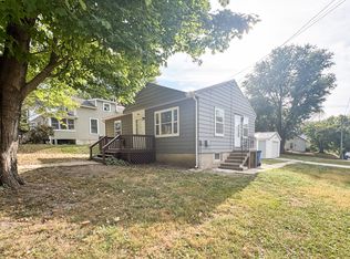 1003 Highland Ave, Dixon, IL 61021