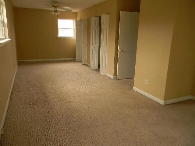 253 Ivanhoe Ln — Photo 4