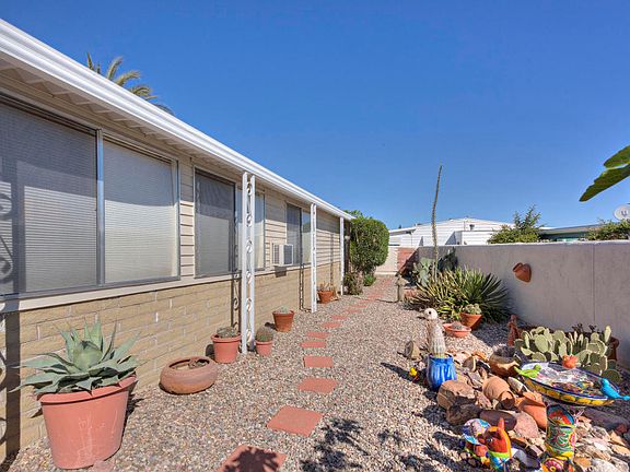 4th image of 220 W Mora Dr