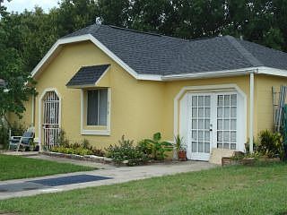 2nd image of 910 Kentucky Woods Ln E