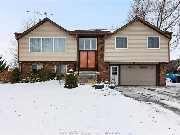 19079 Blue Water Ave, Lakeshore, ON N0P 2L0