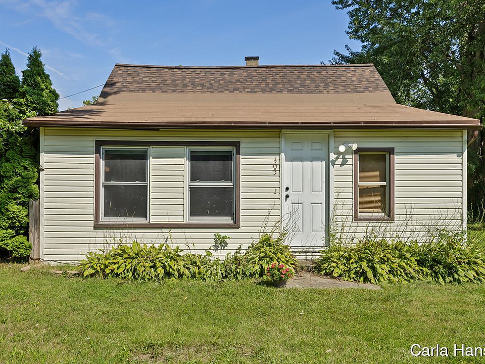 1st image of 305 Crescent St