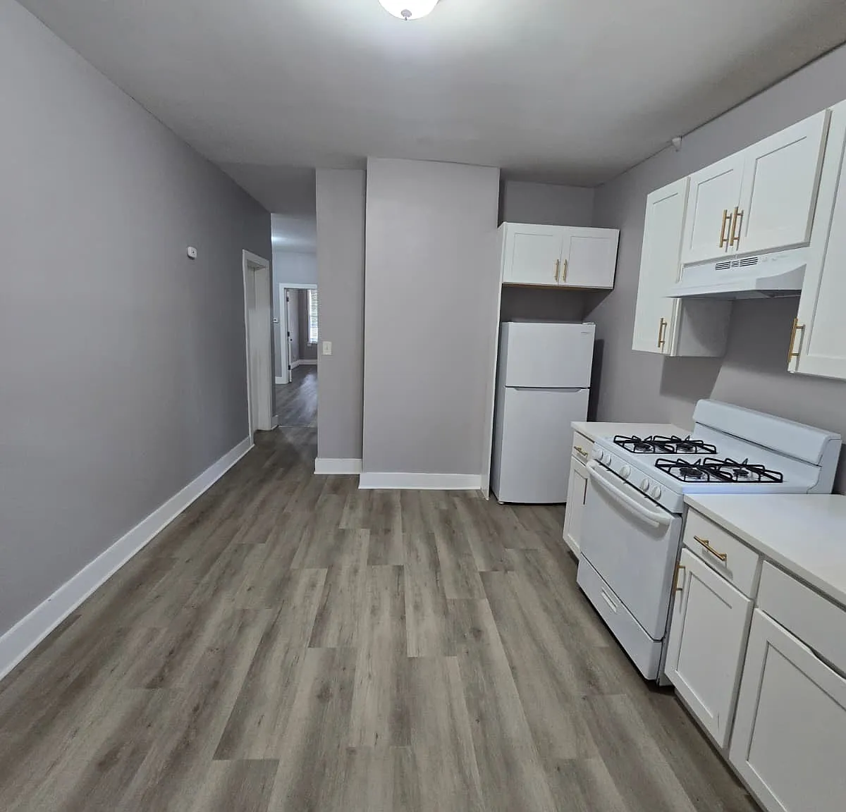 4 bed, $2,600 — Photo 4