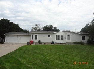 406 N Church St, Doniphan, NE 68832