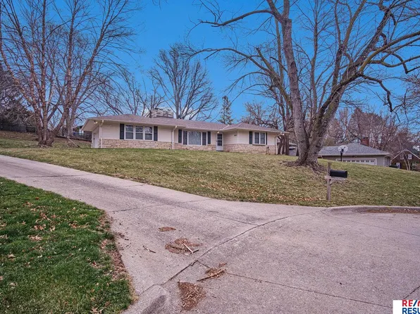 1115 S 92nd Cir, Omaha, NE 68124