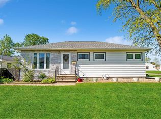 1859 E Mitchell Ave, Waterloo, IA 50702