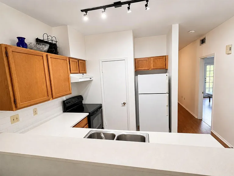 2801 Rio Grande St #203 — Photo 6