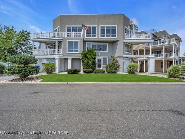 Toms River New Jersey Mansion On The Bay