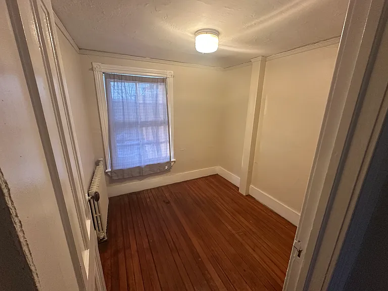 39 S Lake Ave #4 — Photo 9