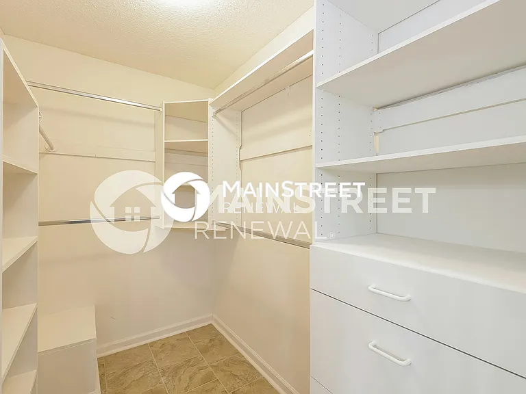 WM - Walk In Closet