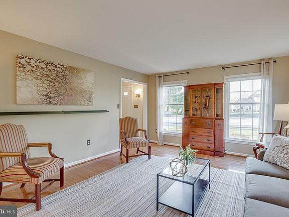 4th image of 4001 Pearlberry Ct