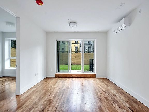 4th image of 194 Lexington Ave