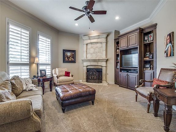4th image of 812 Edgewood Dr