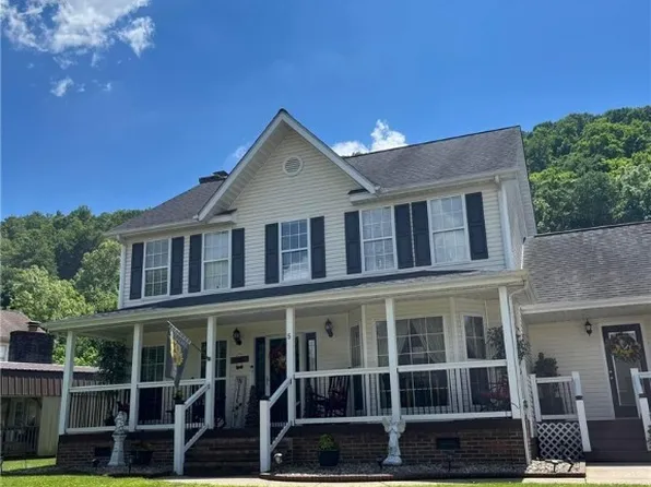 5 Dover St, Winfield, WV 25213