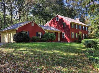 68 N Humiston Dr, Bethany, CT 06524