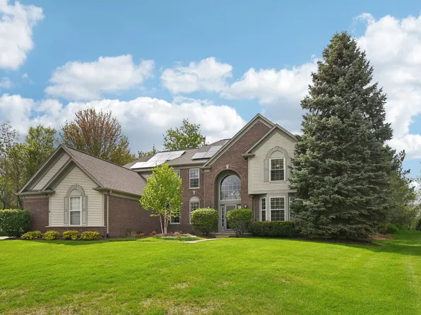 5 Stillwater Ct, Algonquin, IL 60102