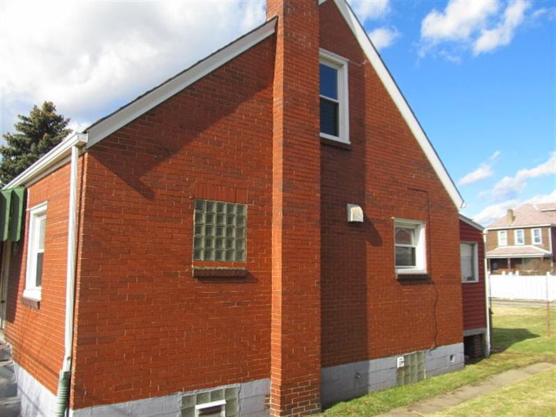 2nd image of 1114 Burns Ave