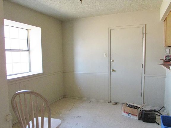 5th image of 808 W Madison St