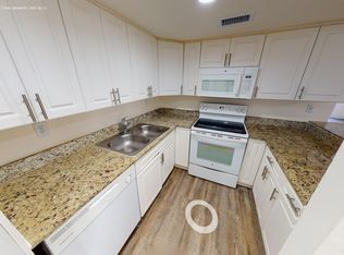6653 NW 181st Ln, Hialeah, FL 33015