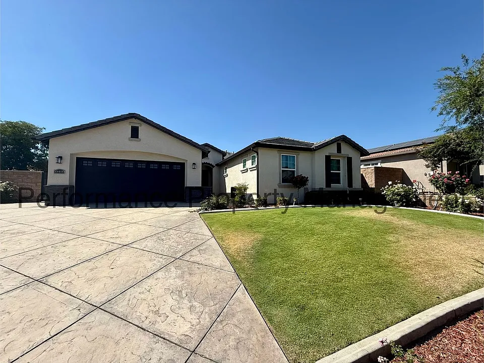10400 Garden View Ln